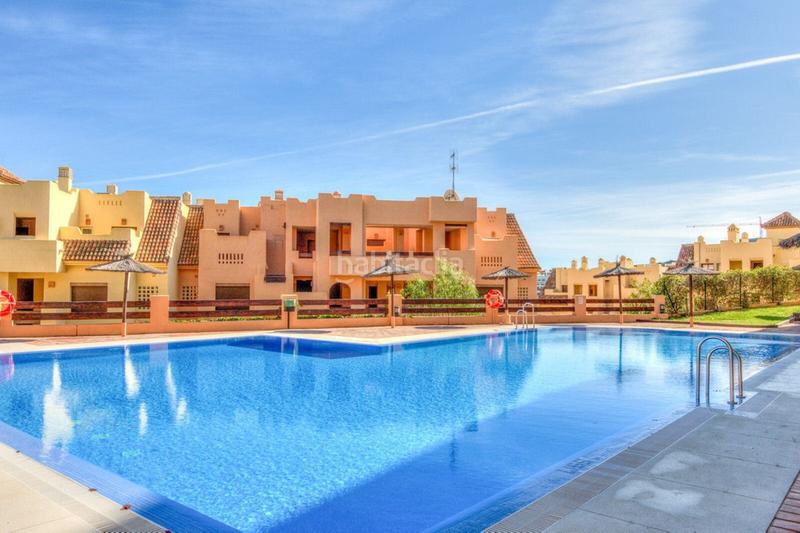 Foto cdaf46c9-192c-45cc-96e0-2eab7843cc3e. Apartament amb aparcament piscina a La Duquesa Manilva