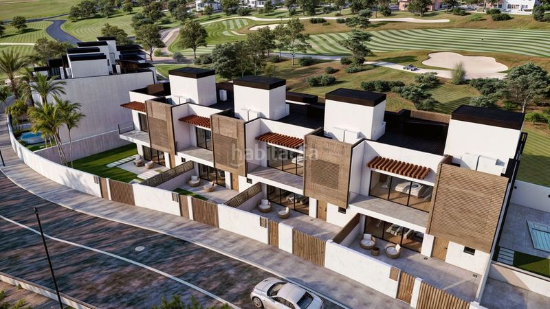 Foto ae5cc677-ecf3-4f75-9a0b-abd7fefa57e8. Casa a schiera con parcheggio piscina in Estepona golf Estepona