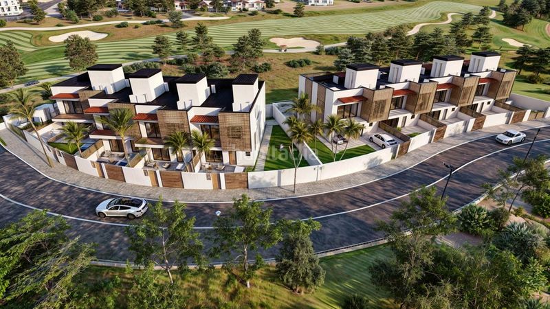 Foto f93364dd-5157-4ab5-8ca8-f761bf2f4a97. Casa a schiera con parcheggio piscina in Estepona golf Estepona