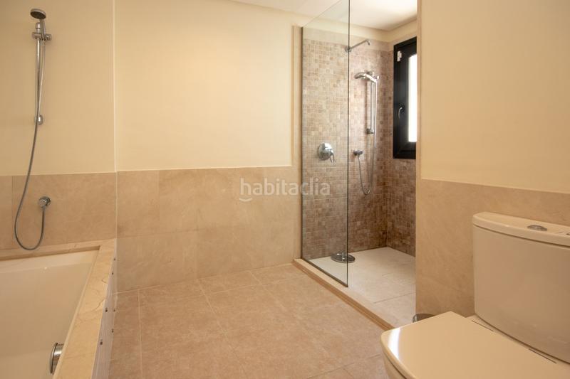 Foto 8e220fdf-86fc-4957-bb15-b8b2dc92dbd3. Chalet avec parking piscine dans Chullera Manilva