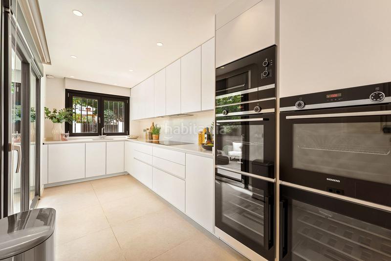 Foto 13f88e8d-e00c-4127-b714-46ecc9e87cf5. Casa a schiera con parcheggio piscina in La Carolina - Guadalpín Marbella