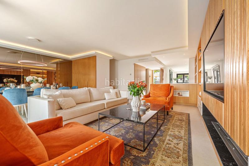 Foto 4dece71b-9da7-4629-a594-f358ea59f86f. Semi detached house with parking pool in La Carolina - Guadalpín Marbella