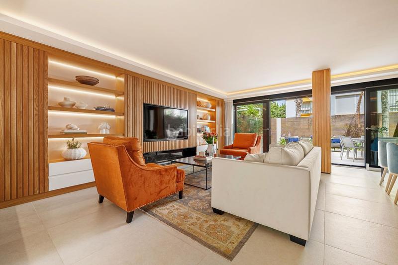 Foto ad5e254e-2925-4a7c-bc18-74223169f74c. Semi detached house with parking pool in La Carolina - Guadalpín Marbella