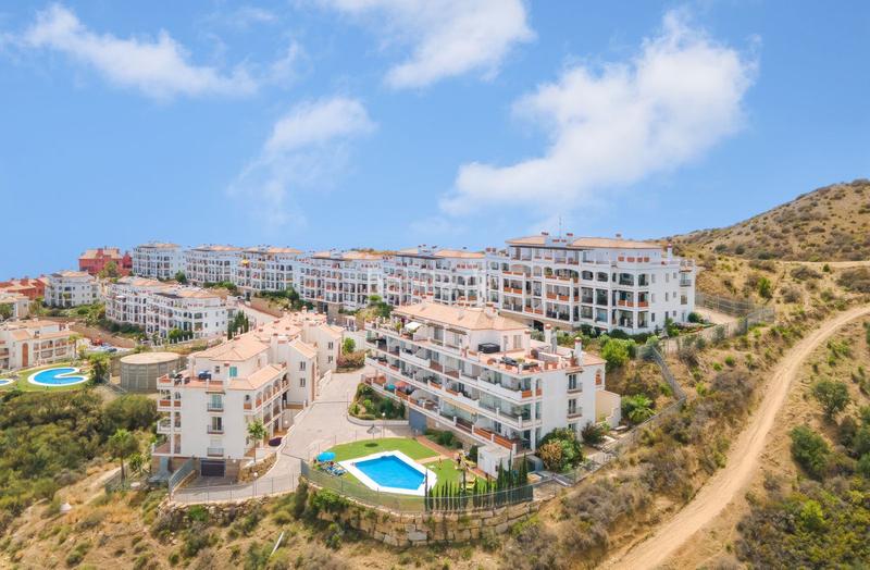 Foto 1f54627a-d2a6-47be-ac40-cf60579de42d. Piano terra con piscina in Calahonda Mijas