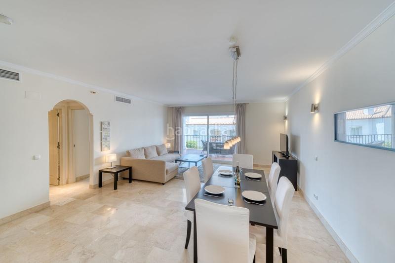 Foto 55b4fa4c-3bd3-4688-88ca-35673537136d. Piano terra con piscina in Calahonda Mijas