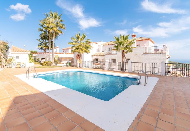 Foto e01efcba-f757-4ac5-812d-4a645e7f33ea. Piano terra con piscina in Calahonda Mijas
