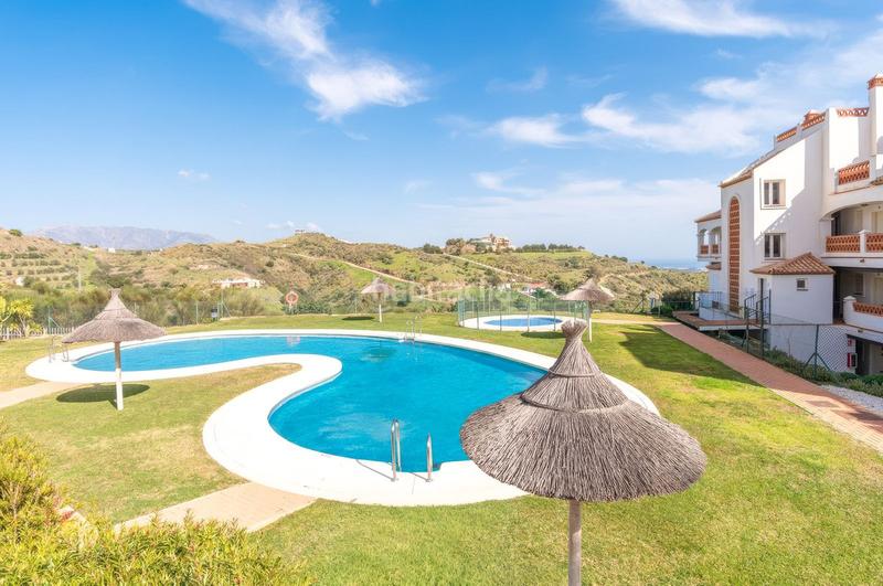 Foto 215fa087-a405-455c-8ace-d022778e1987. Planta baixa amb piscina a Calahonda Mijas