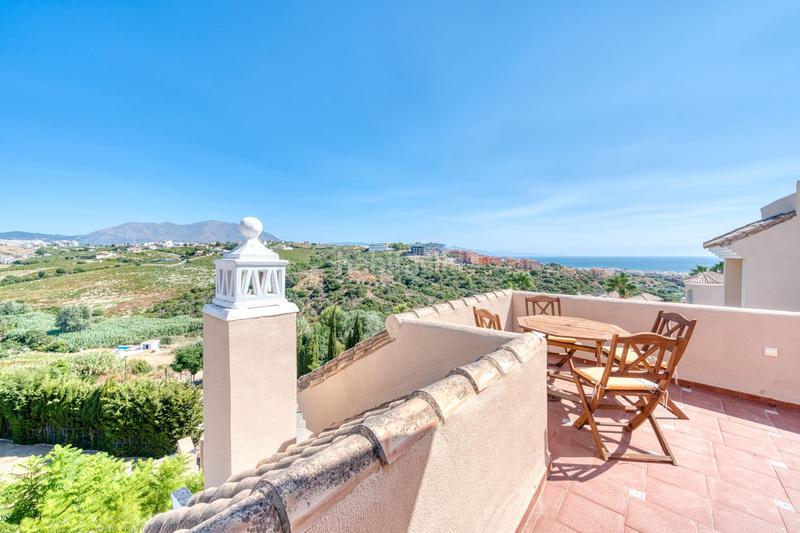 Foto 4e61d609-8321-4ffe-9e2d-e77c587a32a0. Casa a schiera con parcheggio piscina in La Duquesa Manilva