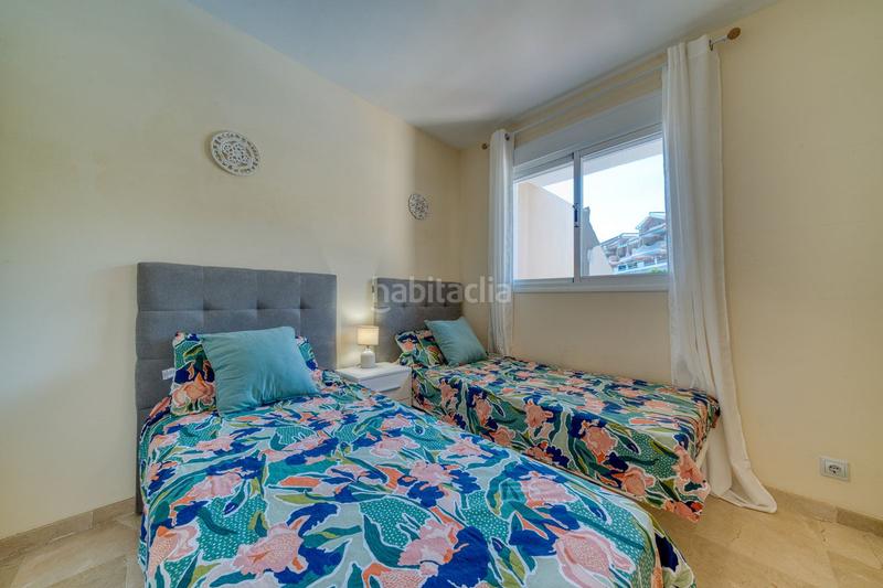 Foto b047bd48-c774-4811-8f1e-a8b3b02255bb. Casa a schiera con parcheggio piscina in La Duquesa Manilva