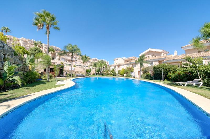 Foto bbbd6307-0795-4b97-a46f-ff9bb424f99a. Casa adosada en La Duquesa Manilva