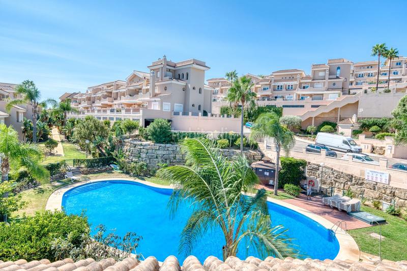 Foto d7d6096a-885d-4fba-9bde-23c9086e8bee. Casa adossada amb aparcament piscina a La Duquesa Manilva
