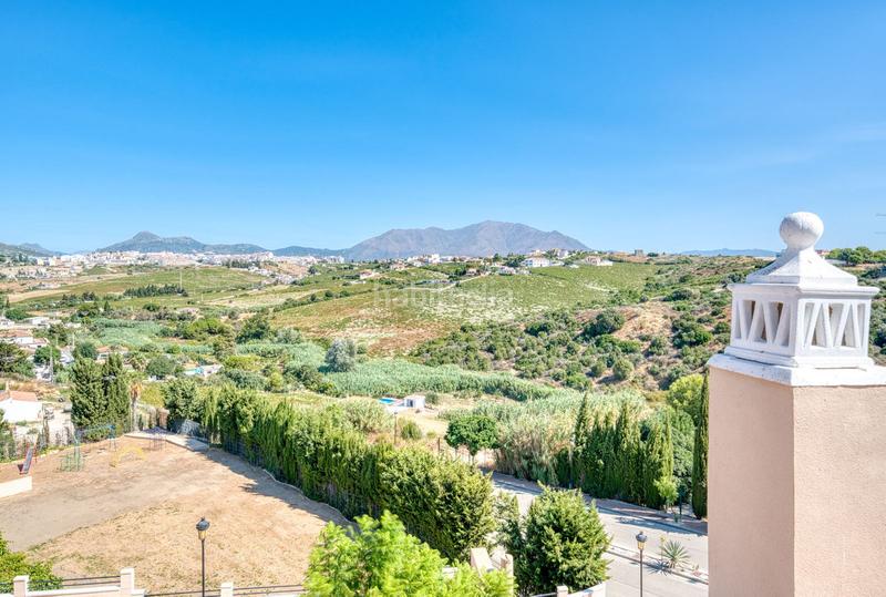 Foto 69313bd0-9e97-4968-953a-2b4b4d12bf3d. Semi detached house with parking pool in La Duquesa Manilva