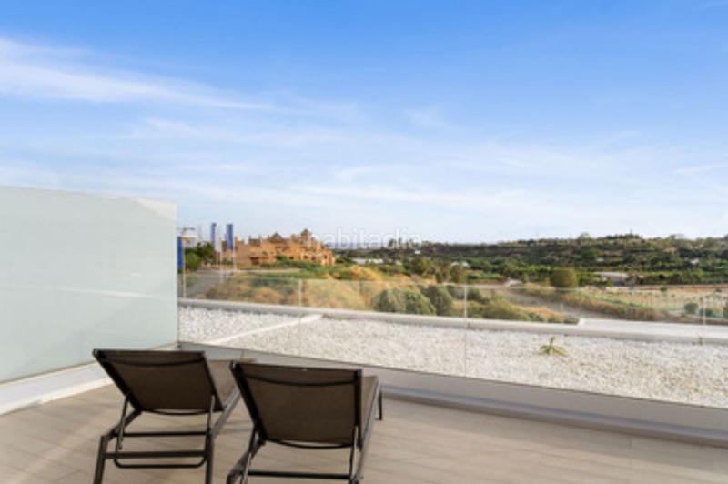 Foto 5b0ccea9-0259-46d6-afd1-17147d0c61a4. Casa a schiera con parcheggio piscina in Cancelada Estepona