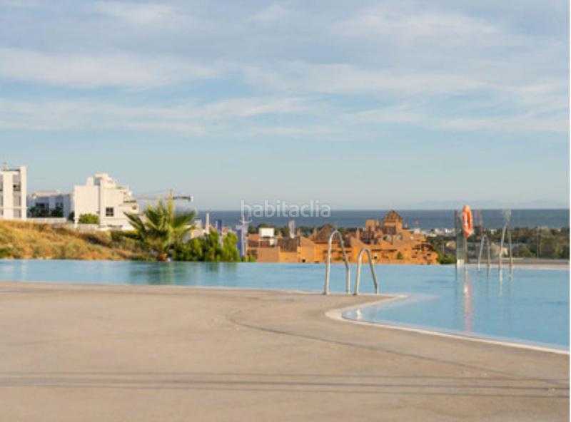 Foto ac9189bf-f69c-46cb-9184-bfddb97a3fd0. Casa adossada amb aparcament piscina a Cancelada Estepona
