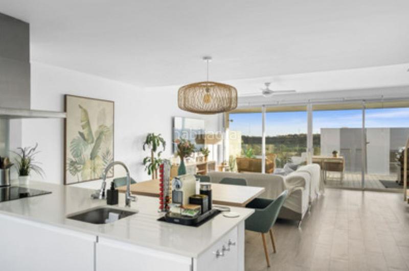 Foto f6909e6f-1c4e-4c03-94f1-bb8dab454a28. Casa adossada amb aparcament piscina a Cancelada Estepona