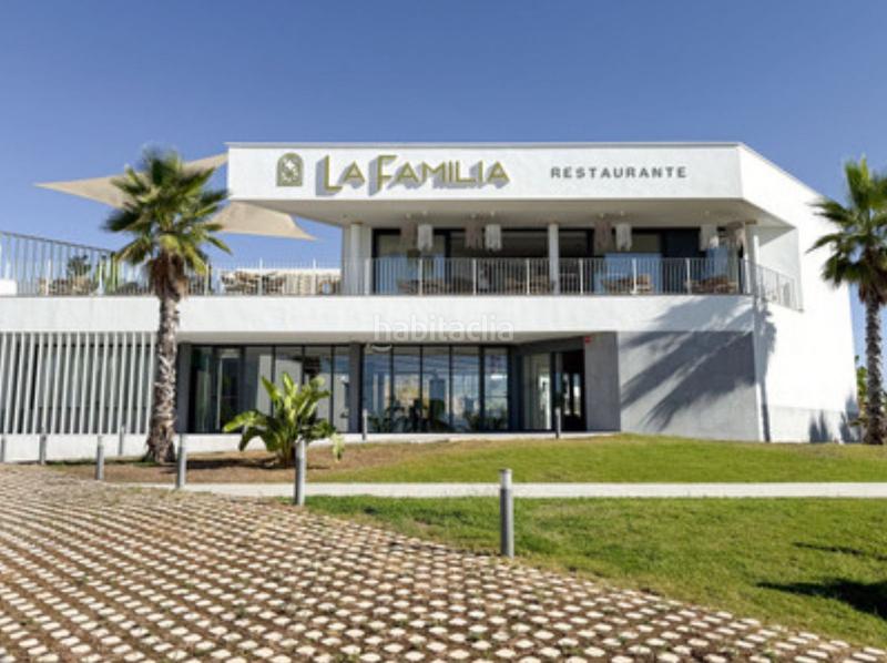 Foto 168802e9-8b6d-4a04-9fff-45a401c87332. Reihenhaus mit parking pool in Cancelada Estepona