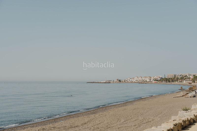 Foto 7d8222e3-050f-42d9-8522-3c3fdfd225f4. Casa a schiera con parcheggio piscina in Las Lomas de Río Verde Marbella