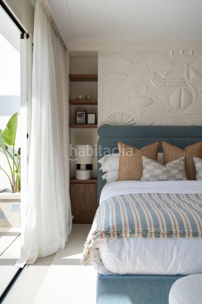 Foto 5eb935a5-543f-4b3e-ae35-7ea5cdf75748. Semi detached house with parking pool in Las Lomas de Río Verde Marbella