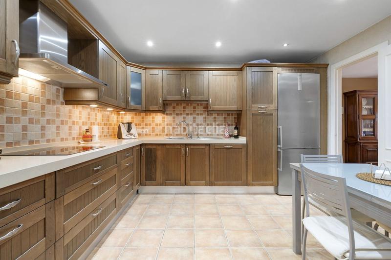 Foto e59ee11b-4714-4793-a69c-dc89060f415c. Ground floor with parking pool in Nueva Andalucía centro Marbella