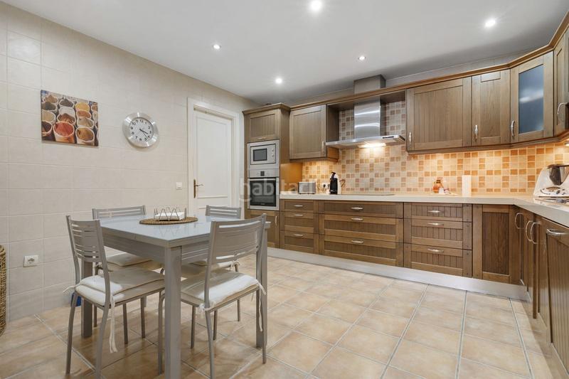 Foto 75a0e416-f274-41ad-8470-b26bac0cd2b1. Piano terra con parcheggio piscina in Nueva Andalucía centro Marbella