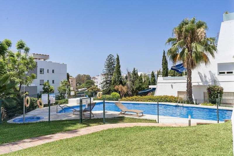 Foto 9d8a0ac1-f732-4290-badb-af08249271dd. Planta baixa amb aparcament piscina a Nueva Andalucía centro Marbella