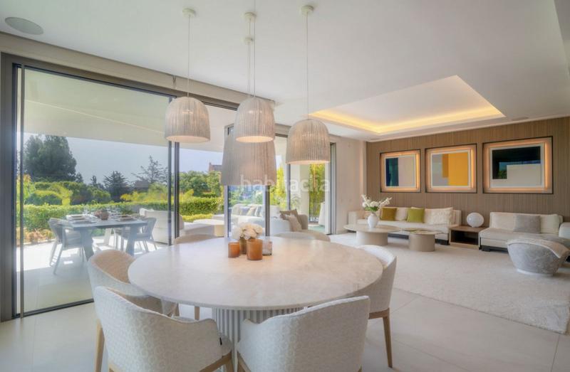 Foto d40f1d1b-5994-4dd8-a575-6656ec6993f9. Chalet en Nueva Andalucía centro Marbella