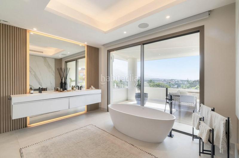 Foto d4485f6c-081e-4590-bafc-5fb2461fd2da. Chalet en Nueva Andalucía centro Marbella