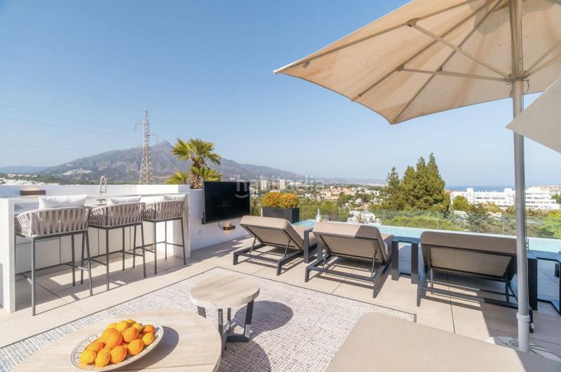 Foto 26c06756-47ab-4e43-b4e1-e6102f98728b. Xalet amb aparcament piscina a Nueva Andalucía centro Marbella