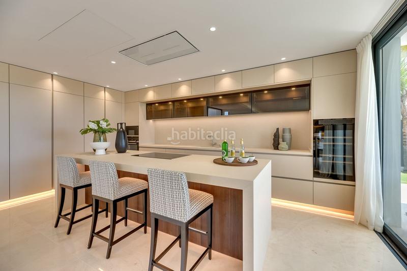 Foto 4896fc11-d1bd-48e0-b217-c22489fe4a73. Chalet mit parking pool in La Carolina - Guadalpín Marbella