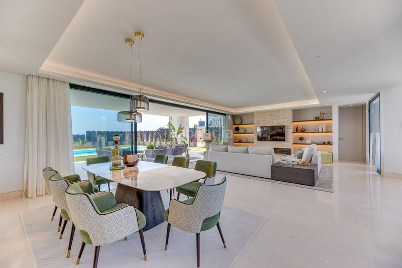 Foto 68f3fb4c-d8bd-412b-b09e-054df30d8e71. Chalet con parcheggio piscina in La Carolina - Guadalpín Marbella