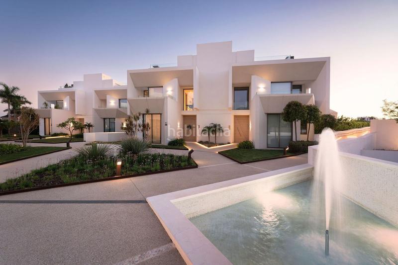 Foto 7a1c3964-20da-4b83-85e0-ae3bb5eede21. Chalet en Nueva Andalucía centro Marbella