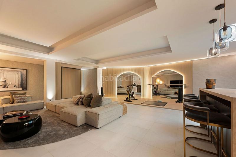 Foto aaa83c88-feb4-4d65-823a-d1503aae7472. Chalet en Nueva Andalucía centro Marbella