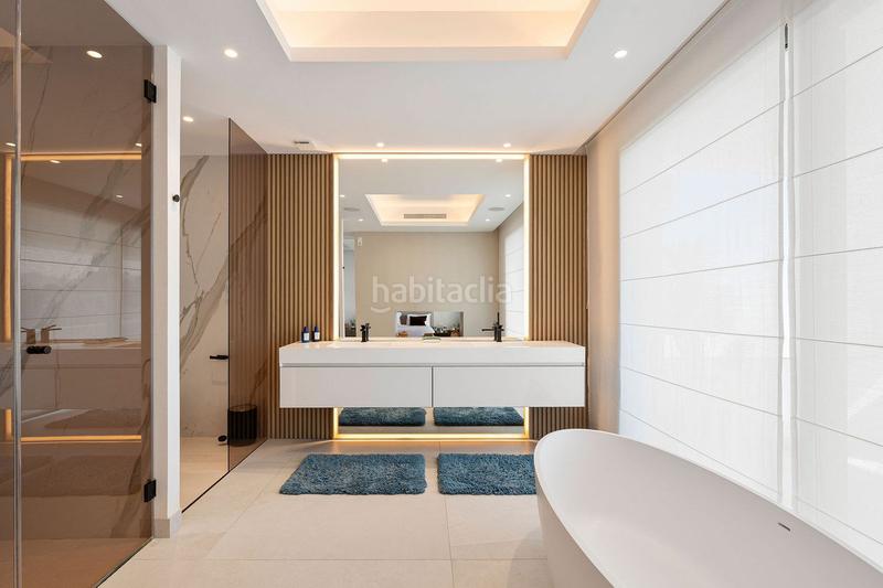 Foto cd33d6fb-fc72-4d2f-9f45-c423bce3c24d. Chalet en Nueva Andalucía centro Marbella