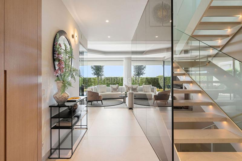 Foto f536a22e-0ebe-462f-ad92-bf806b3fe0bd. Chalet en Nueva Andalucía centro Marbella