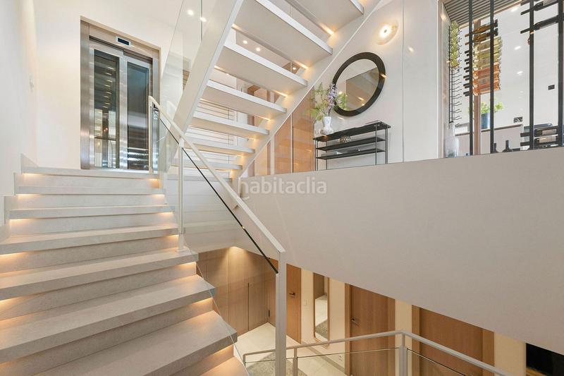 Foto 3774de83-76e8-4927-84ca-37ab9b18c523. Chalet con parcheggio piscina in Nueva Andalucía centro Marbella