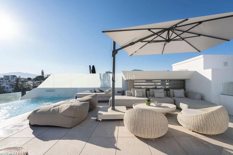 Foto 4d162caa-aa01-4f90-8661-a54f7e6cda5d. Chalet con parcheggio piscina in Nueva Andalucía centro Marbella