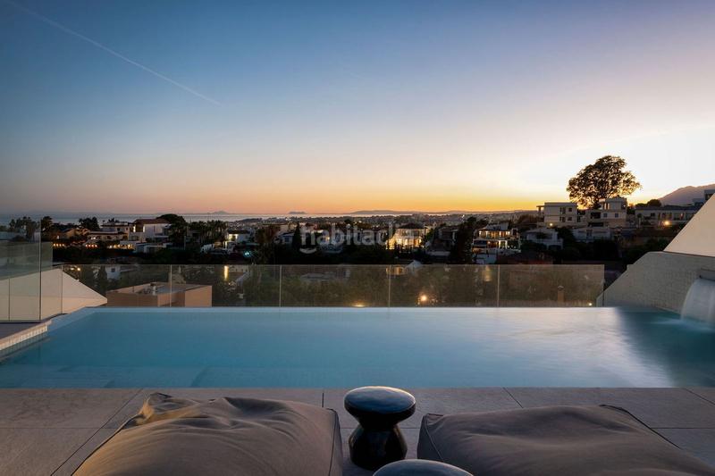 Foto 5d534185-79ce-4b54-84aa-27254e378e2e. Xalet amb aparcament piscina a Nueva Andalucía centro Marbella