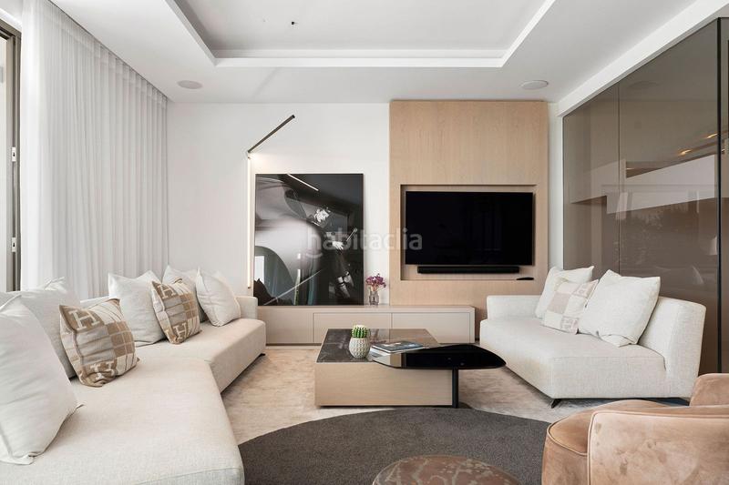 Foto 965a4e88-0c27-4d2c-b7e8-092c3a23e291. Xalet amb aparcament piscina a Nueva Andalucía centro Marbella