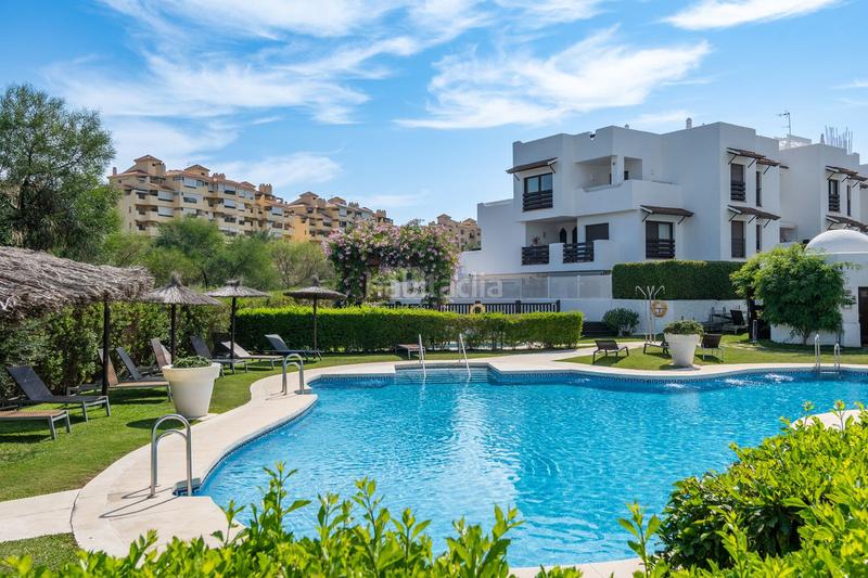 Foto 02098371-f308-4867-a9da-9737f36125d1. Erdgeschoss mit parking pool in La Concha - Resina Golf Estepona