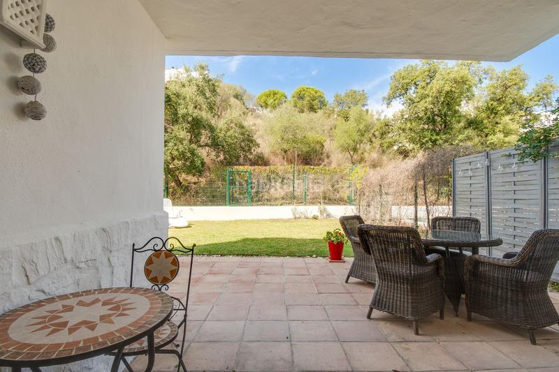 Foto 094b1ea3-237c-4732-93d7-ac1598f441a0. Erdgeschoss mit parking pool in La Concha - Resina Golf Estepona
