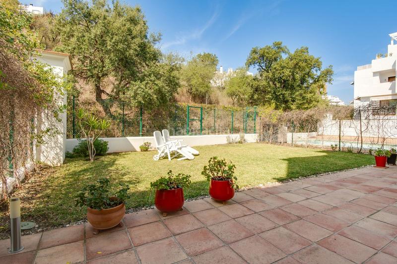Foto b9239d84-6487-4908-9d66-547803059f16. Piano terra con parcheggio piscina in La Concha - Resina Golf Estepona