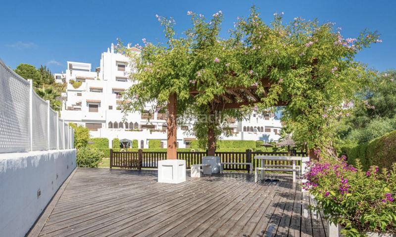 Foto cb2bd723-5a55-42ee-a2aa-093b029118f7. Piano terra con parcheggio piscina in La Concha - Resina Golf Estepona