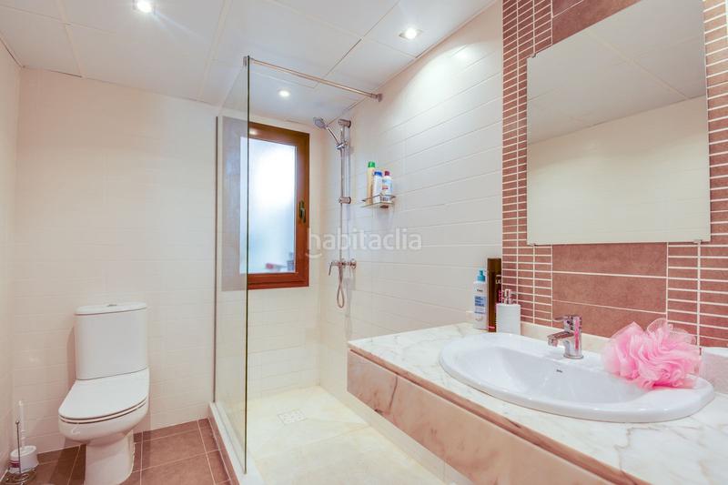 Foto 7e6f0cbb-72cf-4232-a038-9b692e321d2e. Planta baixa amb aparcament piscina a La Concha - Resina Golf Estepona