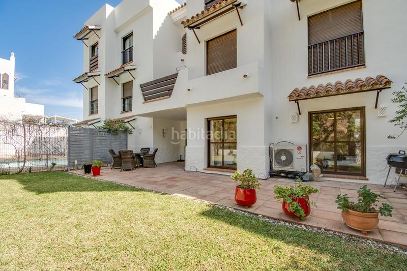 Foto ba09f70e-6719-42b0-8fb5-35491d7aa6e0. Planta baixa amb aparcament piscina a La Concha - Resina Golf Estepona