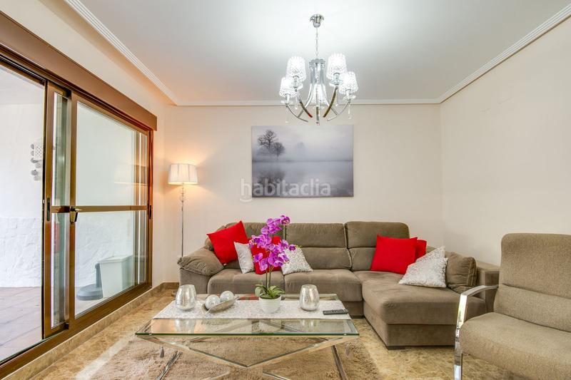 Foto f8ae4655-ec1f-4469-a28f-7c2a34c96d21. Planta baixa amb aparcament piscina a La Concha - Resina Golf Estepona