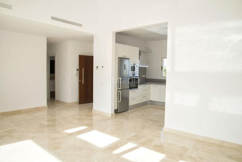 Foto 978703d2-9672-4f2b-9457-67b72d404945. Casa a schiera con parcheggio piscina in Coín