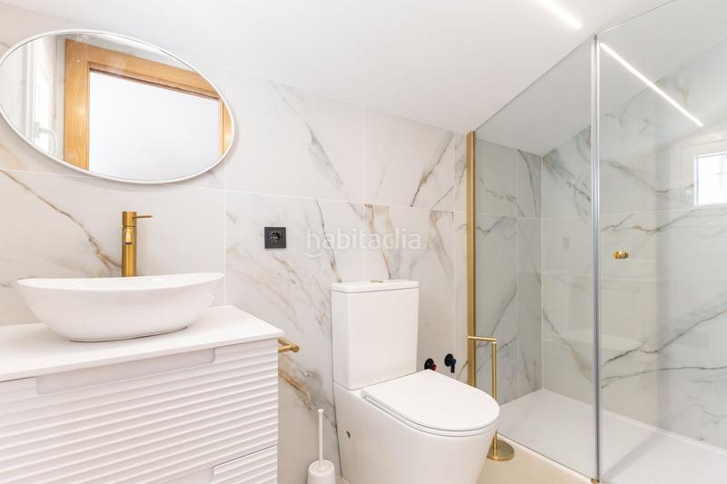 Foto e2e9ad88-79f5-43fc-9dd6-a3cd3a0cbe66. Casa a schiera con parcheggio piscina in Nueva Atalaya Estepona