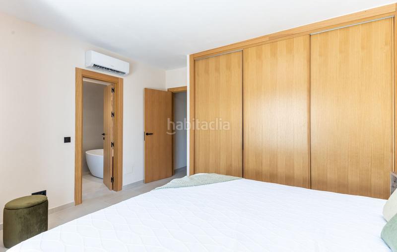 Foto b22bf43c-3b02-4035-a080-bdcbde4c3cad. Casa adossada amb aparcament piscina a Nueva Atalaya Estepona