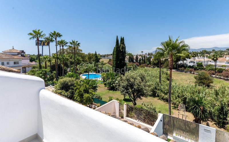 Foto 6e18fbe6-a0e5-469d-bde9-49025d20cc31. Reihenhaus mit parking pool in Nueva Atalaya Estepona