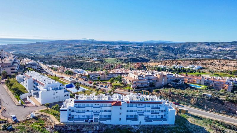 Foto 5d3509dd-6af0-4cb0-a465-0de1ac59e707. Penthouse with parking pool in Doña Julia Golf Casares